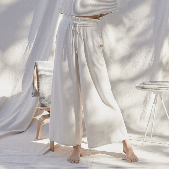 Lunya Cozy Cotton Silk Relaxed Pant - Picture 4 of 6